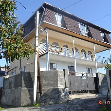 Гостевой Дом Akropol Sukhumi Exterior foto
