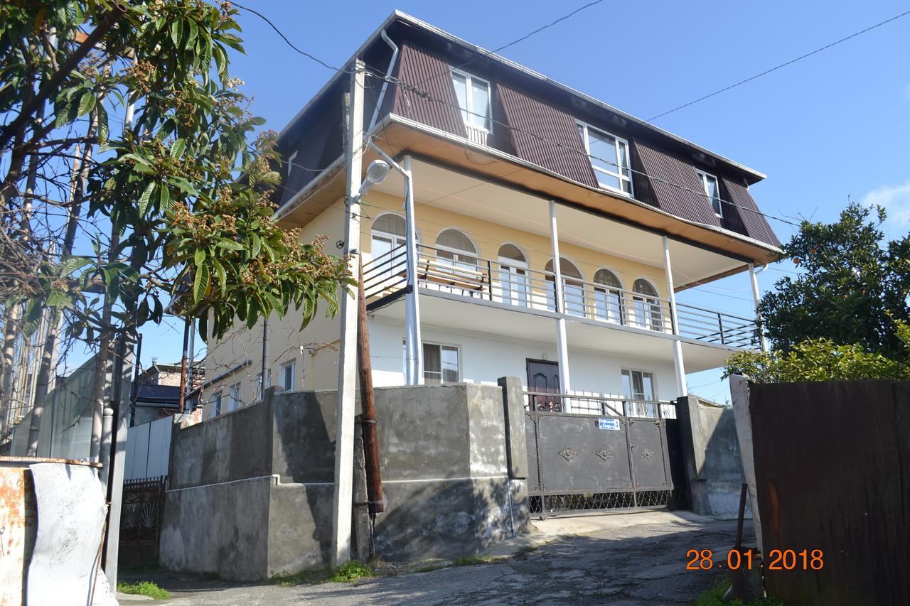 Гостевой Дом Akropol Sukhumi Exterior foto